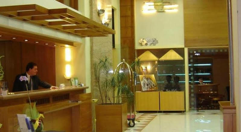 Nepheli Hotel Thessaloniki Exterior photo